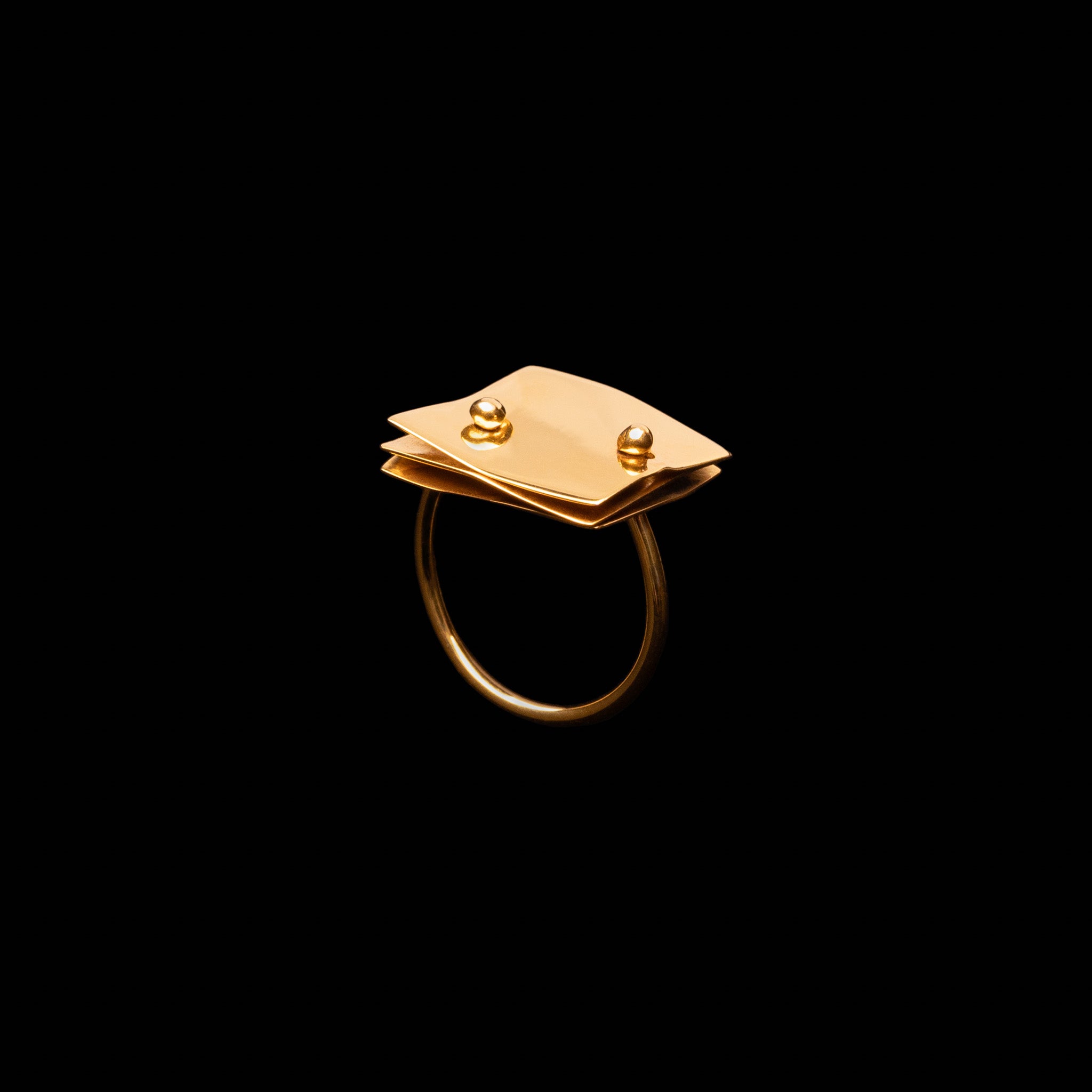Trois Feuilles Square Ring